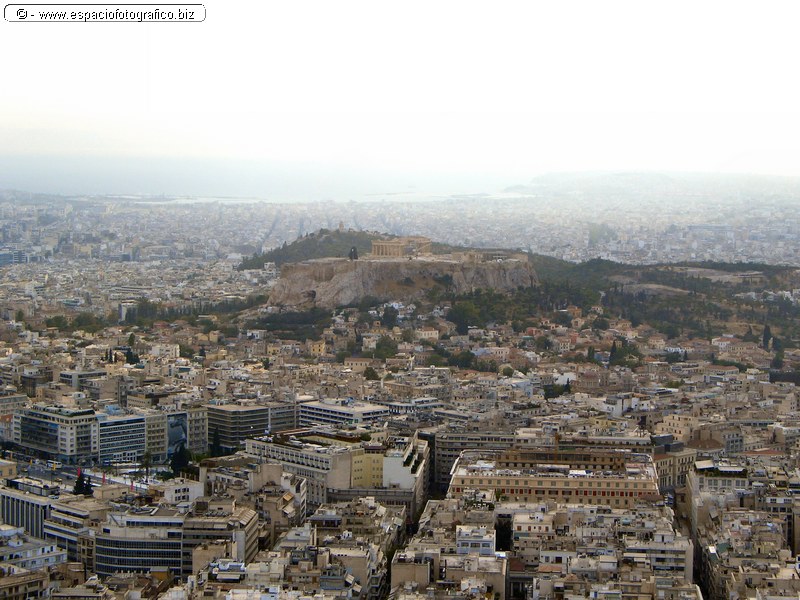 Vista de la acropolis y el Pireo desde la colina de los lobos