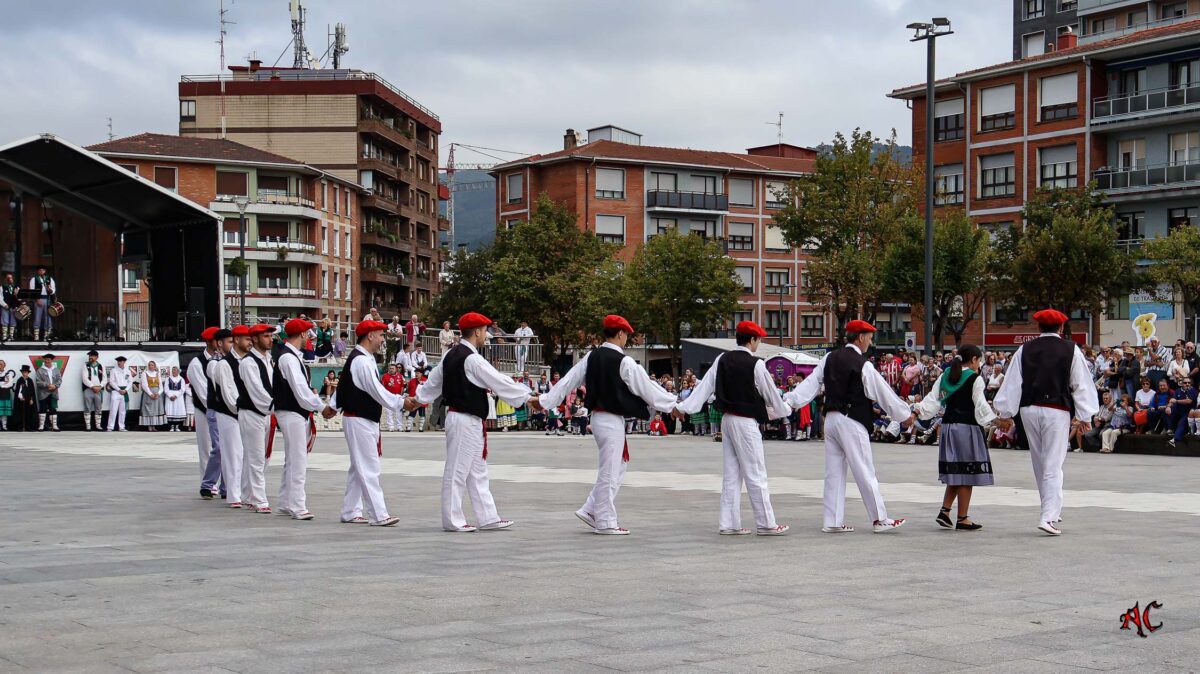 Bailando la Sokadantza